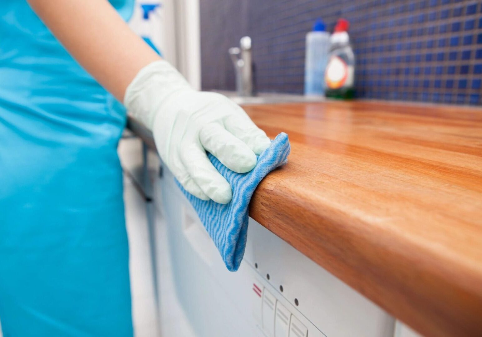 KITCHEN<br>CLEANING SERVICES